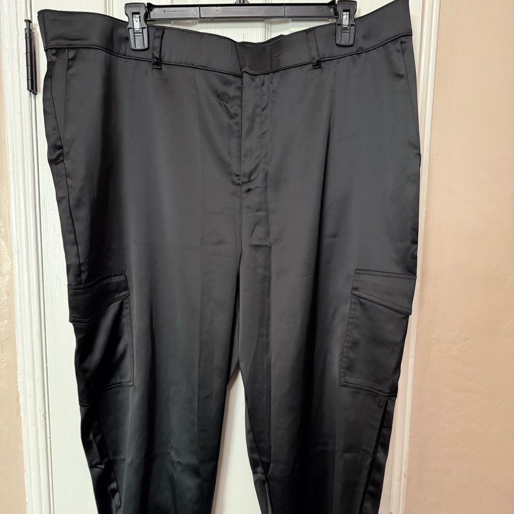 Women’s TORRID Black Cargo Pants Size 22W (3) NWOT
